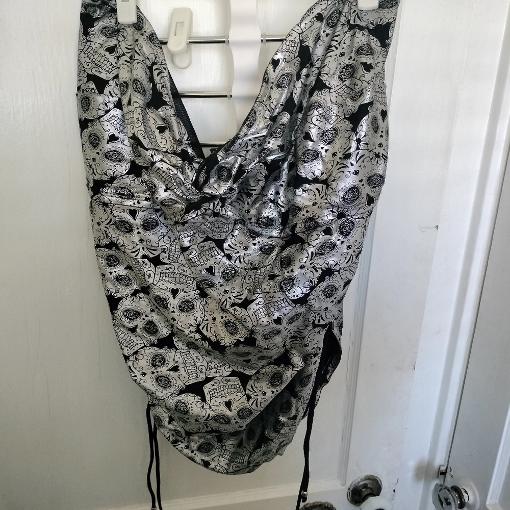 Vintage Torrid 4 Black & Metallic Silver Strapless Tube Top Sugar Skull Design